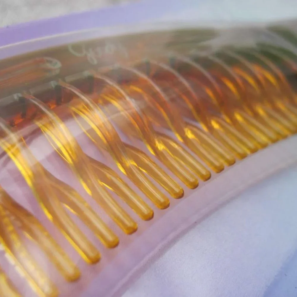 Solid Plastic Curved Wide Spaced Teeth Tooth Super Detangling Hair Comb Detangle